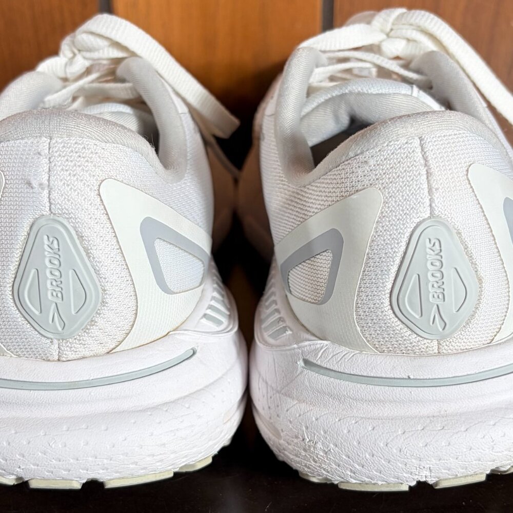 Brooks Adrenaline GTS 23 White Oyster Womens Running Shoes - Sz 7 - GUC - Picture 6 of 9